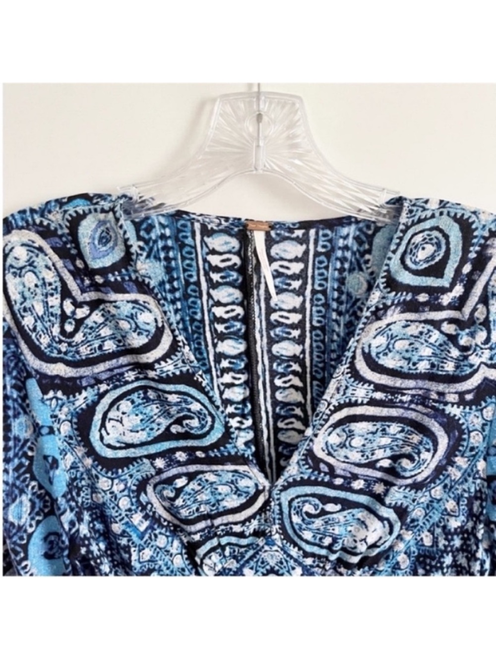 Free People Wild & Free shirt blue white paisley cropped bohemian long sleeves - Picture 6 of 10